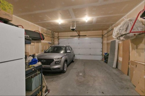 518 Mahogany Manor Se, Calgary, AB - Indoor Photo Showing Garage