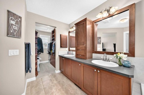 11 Westridge Way, Okotoks, AB - Indoor Photo Showing Bathroom