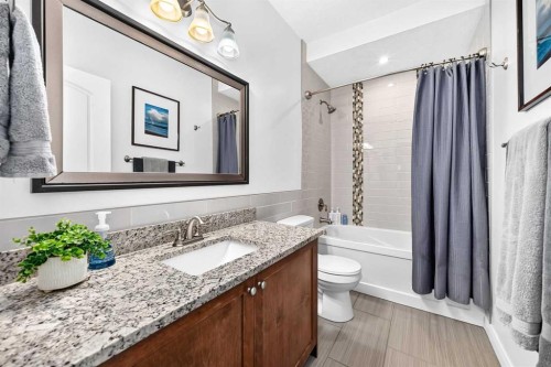 11 Westridge Way, Okotoks, AB - Indoor Photo Showing Bathroom