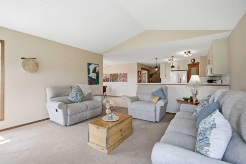276 Kincora Heights Nw, Calgary, AB - Indoor Photo Showing Living Room
