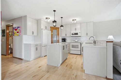 276 Kincora Heights Nw, Calgary, AB - Indoor Photo Showing Kitchen