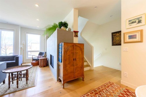112 21 Street Nw, Calgary, AB - Indoor