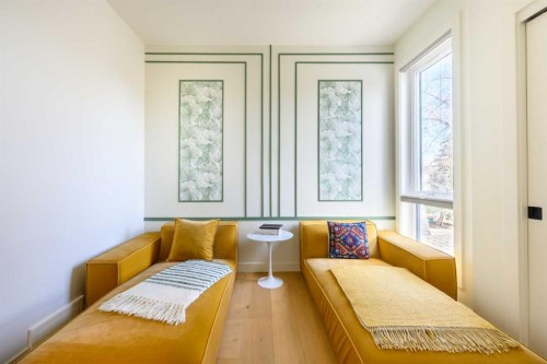 112 21 Street Nw, Calgary, AB - Indoor Photo Showing Other Room