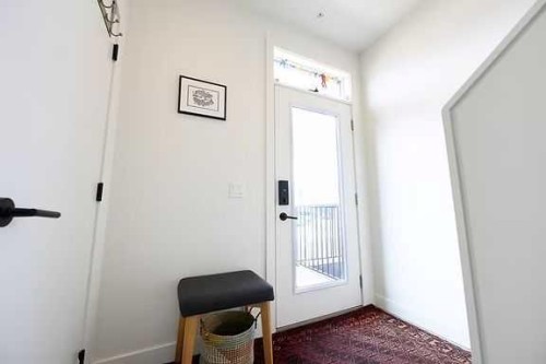 112 21 Street Nw, Calgary, AB - Indoor Photo Showing Other Room