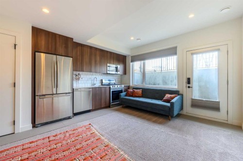 112 21 Street Nw, Calgary, AB - Indoor