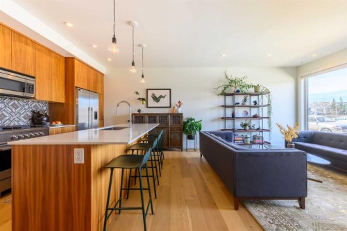 112 21 Street Nw, Calgary, AB - Indoor Photo Showing Kitchen