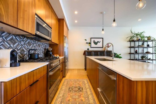 112 21 Street Nw, Calgary, AB - Indoor Photo Showing Kitchen