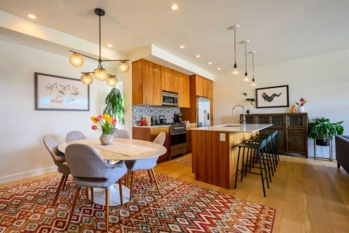 112 21 Street Nw, Calgary, AB - Indoor Photo Showing Dining Room