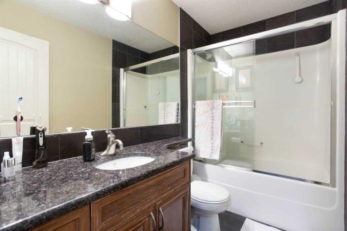 1149 Channelside Drive Sw, Airdrie, AB - Indoor Photo Showing Bathroom