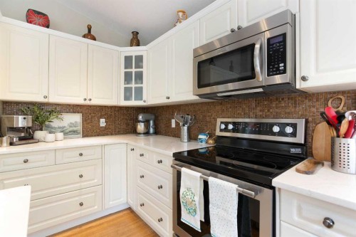 128 Waterstone Place Se, Airdrie, AB - Indoor Photo Showing Kitchen