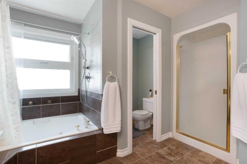 128 Waterstone Place Se, Airdrie, AB - Indoor Photo Showing Bathroom
