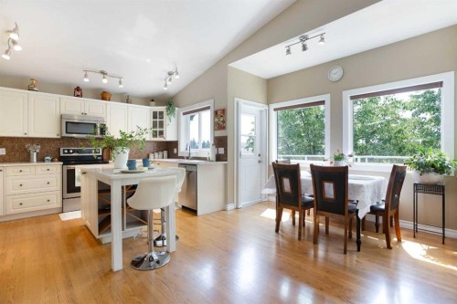 128 Waterstone Place SE Airdrie, AB T4B 2G1
