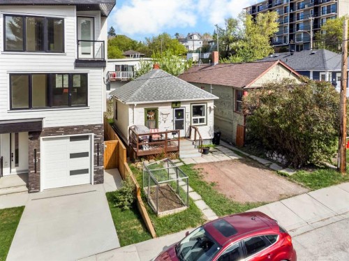 2520 16B Street Sw, Calgary, AB - Outdoor