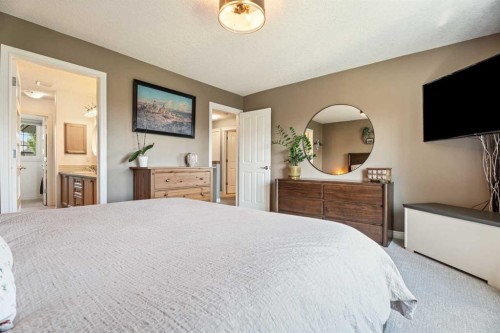 7 Crystal Green Way, Okotoks, AB - Indoor Photo Showing Bedroom