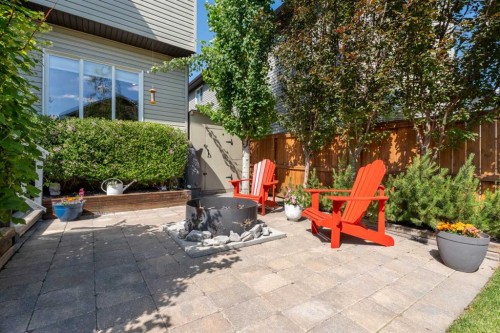 7 Crystal Green Way, Okotoks, AB - Outdoor