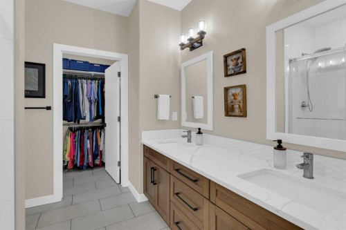 79 Vincent Crescent, Olds, AB - Indoor Photo Showing Bathroom