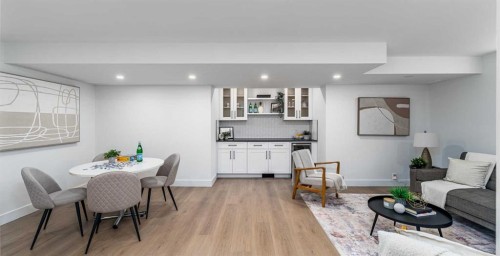 28 Sunlake Circle Se, Calgary, AB - Indoor Photo Showing Living Room