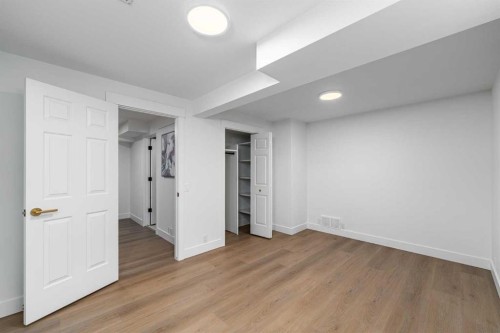 28 Sunlake Circle Se, Calgary, AB - Indoor Photo Showing Other Room