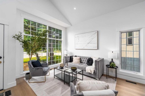 28 Sunlake Circle Se, Calgary, AB - Indoor Photo Showing Living Room