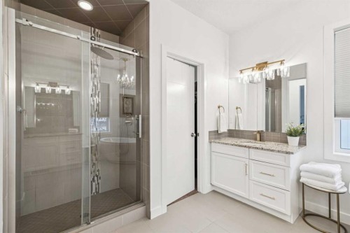 290 Mahogany Place Se, Calgary, AB - Indoor Photo Showing Bathroom