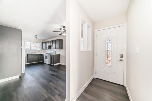 404 Acacia Drive Se, Airdrie, AB - Indoor