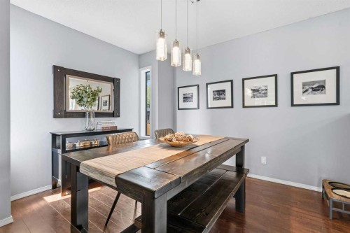 149 Riverglen Close Se, Calgary, AB - Indoor Photo Showing Dining Room