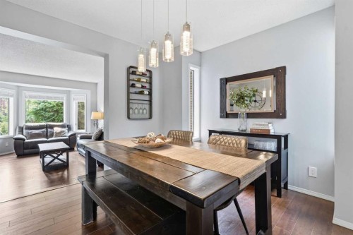 149 Riverglen Close Se, Calgary, AB - Indoor Photo Showing Dining Room