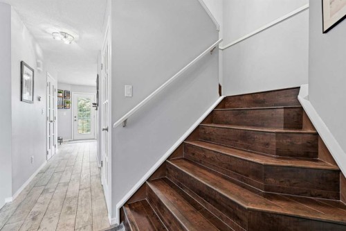 149 Riverglen Close Se, Calgary, AB - Indoor Photo Showing Other Room