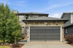 149 Riverglen Close SE Calgary, AB T2C 3W3
