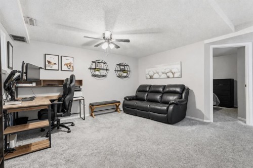 149 Riverglen Close Se, Calgary, AB - Indoor Photo Showing Other Room