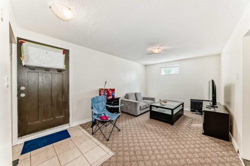 4004 7 Avenue Sw, Calgary, AB - Indoor Photo Showing Other Room