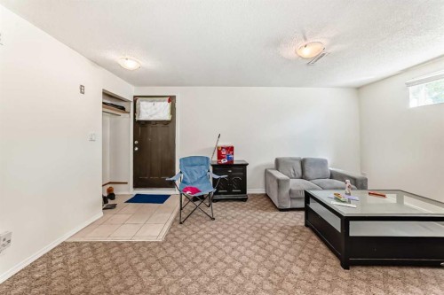4004 7 Avenue Sw, Calgary, AB - Indoor Photo Showing Other Room