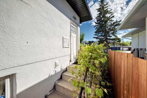 4004 7 Avenue Sw, Calgary, AB - Outdoor With Exterior