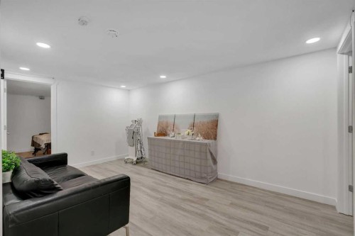 52 Fay Road Se, Calgary, AB - Indoor