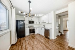 25 Erin Ridge Road SE Calgary, AB T2B 2W2