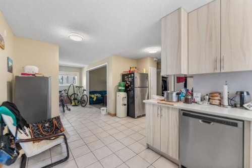 1407 28 Street Sw, Calgary, AB - Indoor Photo Showing Kitchen