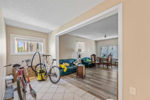 1407 28 Street Sw, Calgary, AB - Indoor