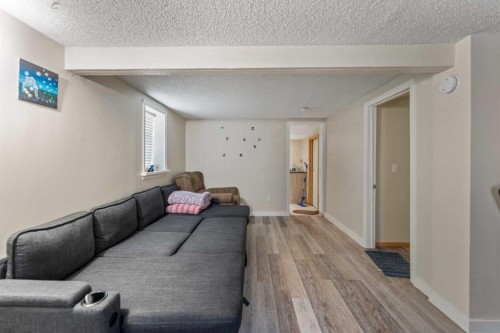 1407 28 Street Sw, Calgary, AB - Indoor