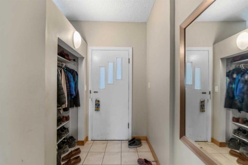 1407 28 Street Sw, Calgary, AB - Indoor Photo Showing Other Room
