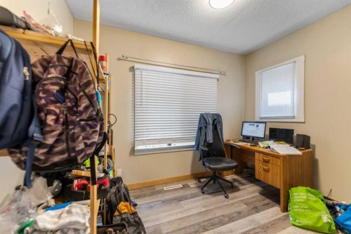 1407 28 Street Sw, Calgary, AB - Indoor Photo Showing Office