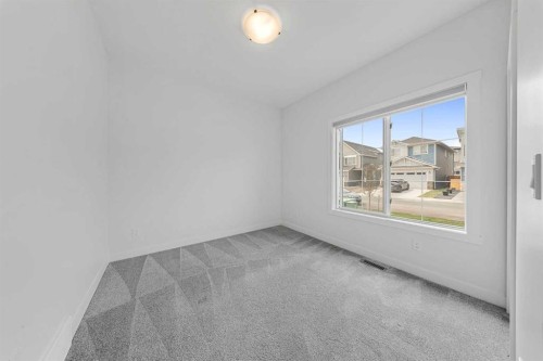 834 Bayview Terrace Sw, Airdrie, AB - Indoor Photo Showing Other Room