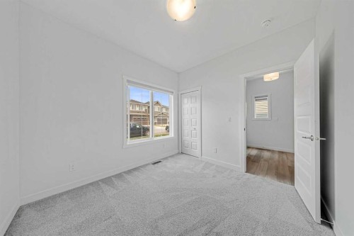 834 Bayview Terrace Sw, Airdrie, AB - Indoor Photo Showing Other Room