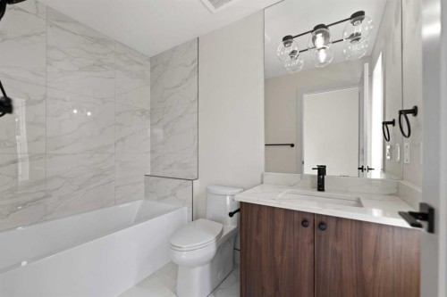 52 Patterson Rise Sw, Calgary, AB - Indoor Photo Showing Bathroom