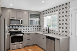313 Killarney Glen Court SW Calgary, AB T3E 7H4