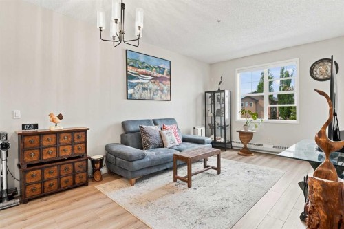 208-25 Prestwick Drive Se, Calgary, AB - Indoor Photo Showing Other Room