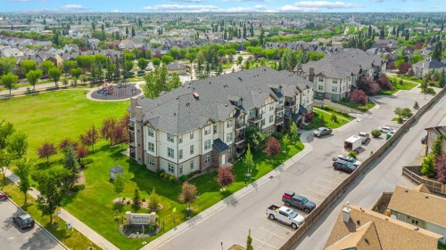208-25 Prestwick Drive SE Calgary, AB T2Z 4Z1