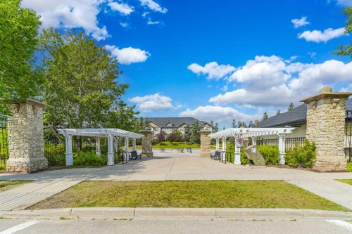 208-25 Prestwick Drive Se, Calgary, AB - Outdoor
