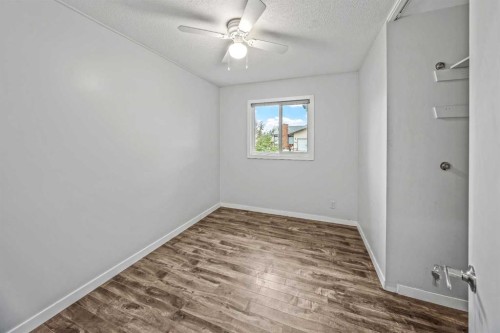 227 Manora Crescent Ne, Calgary, AB - Indoor Photo Showing Other Room
