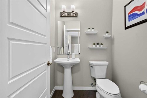 195 Mahogany Passage Se, Calgary, AB - Indoor Photo Showing Bathroom
