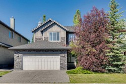 134 Aspen Stone Grove SW Calgary, AB T3H 0H4